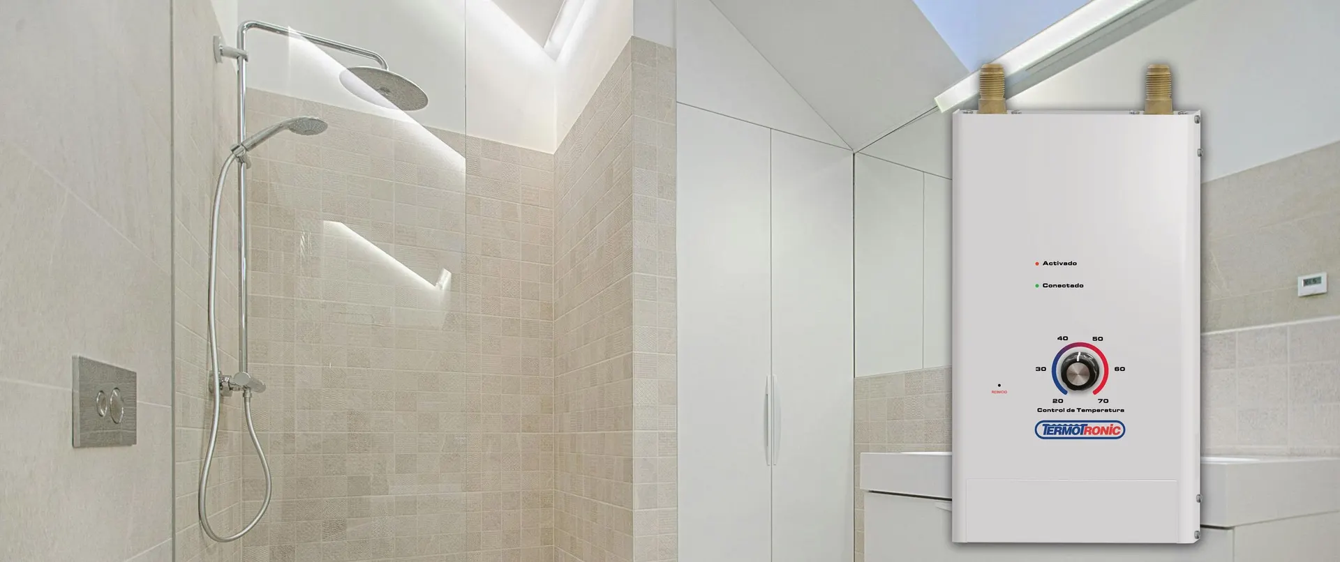 Ducha moderna con un Termotronic en la pared